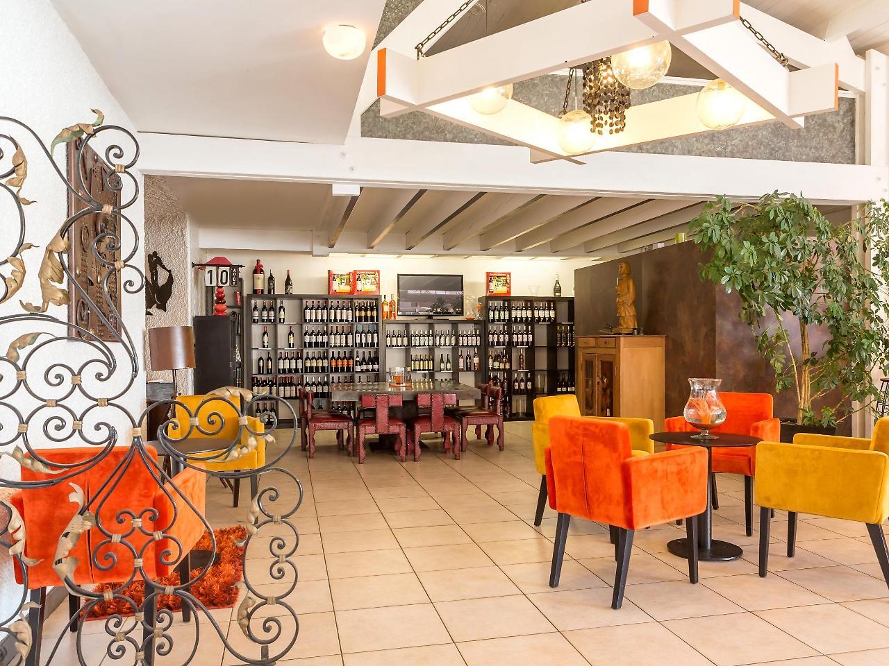 Logis Hotel Restaurant La Citadelle เบลย์ ภายนอก รูปภาพ