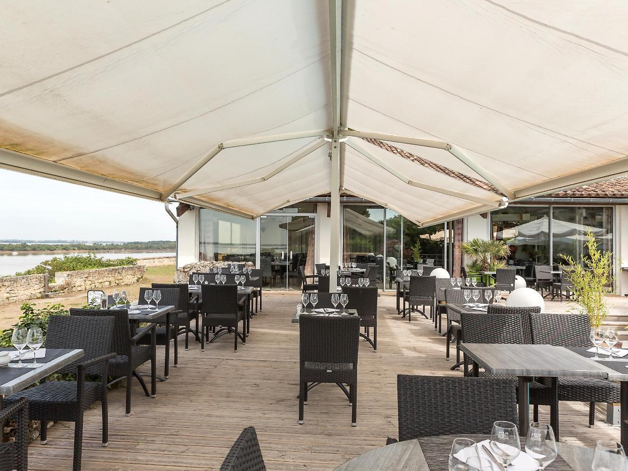 Logis Hotel Restaurant La Citadelle เบลย์ ภายนอก รูปภาพ