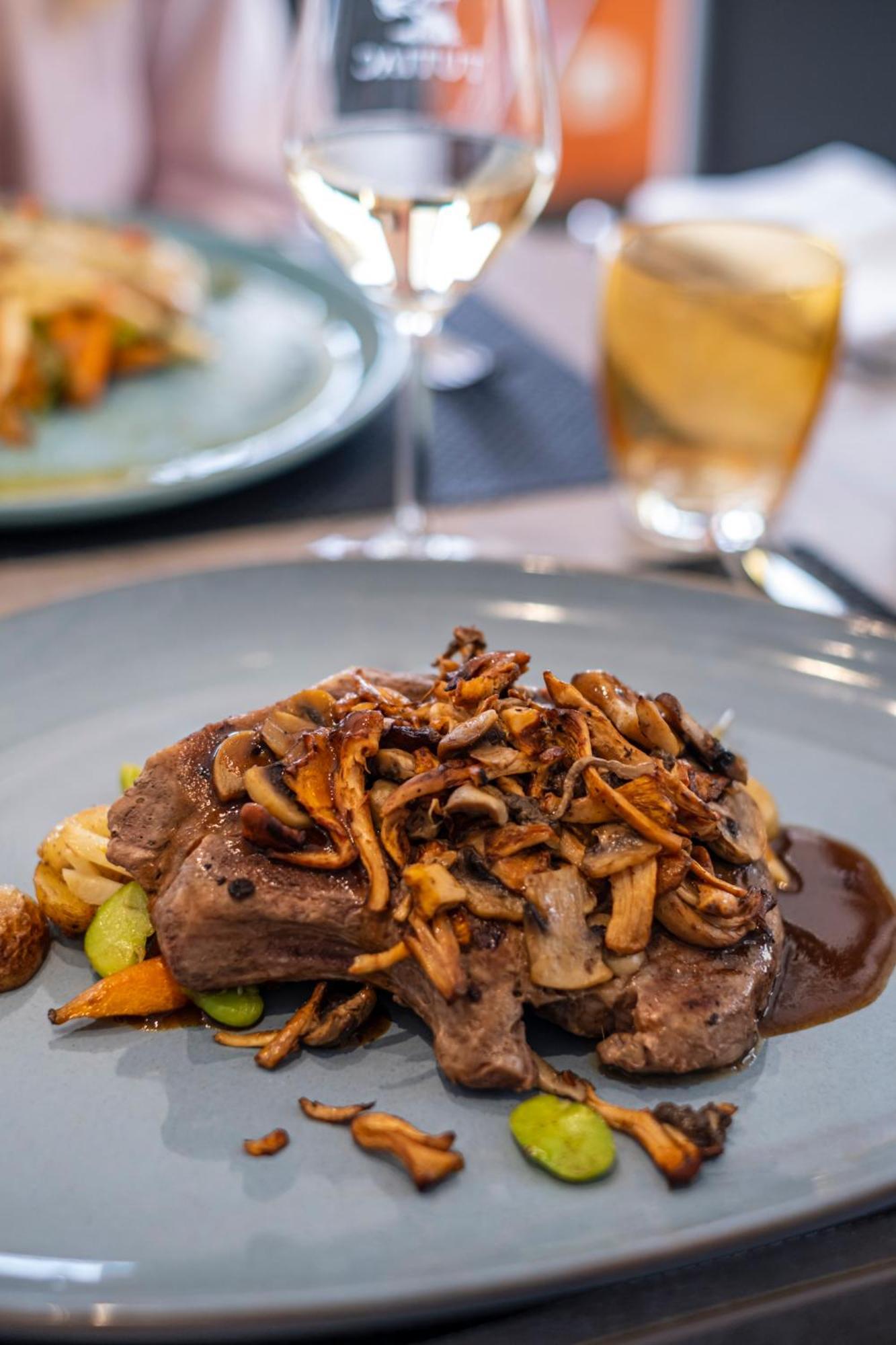 Logis Hotel Restaurant La Citadelle เบลย์ ภายนอก รูปภาพ